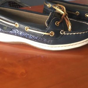 Size 7 navy speedy topsiders
